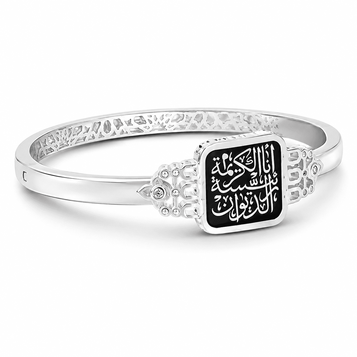 اسوره “انا الكريمه رئيسه الديوان“ - فضه عيار 925